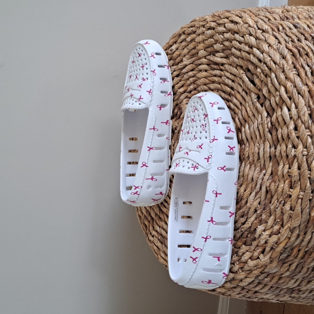 Floafers Womens White Rubber Posh Driving Loafers Pink Ribbon Print Size‎ 8